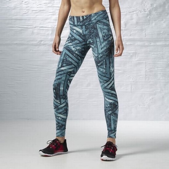Reebok Pants - Reebok LES MILLS Green print power tights yoga leggings - size large
